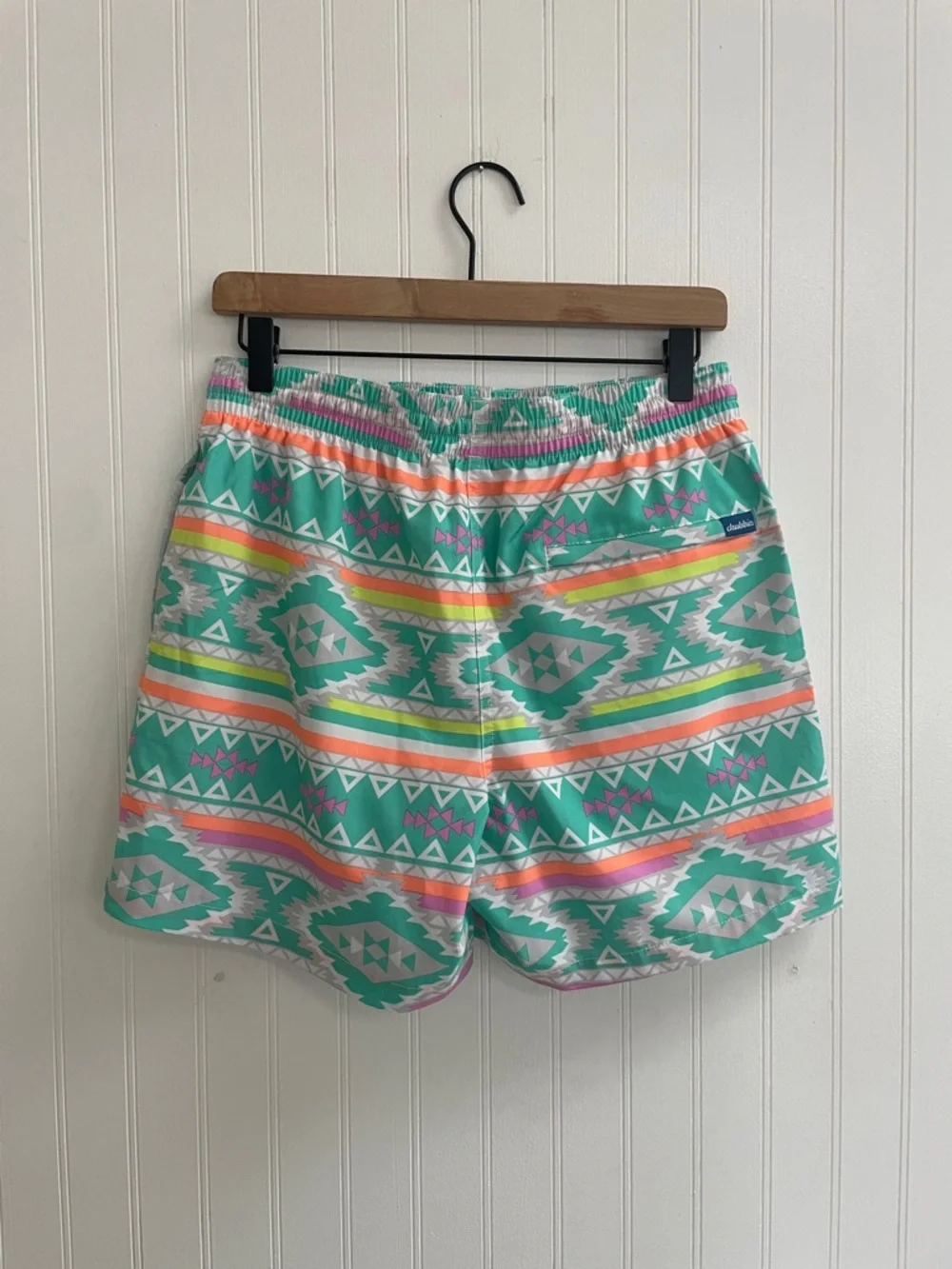 CHUBBIES The En Fuegos Classic Swim Trunks in Teal Geometric 5.5” Inseam Size M